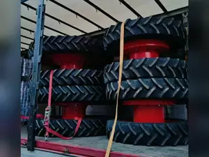 Відвантаження комплектів вузьких коліс для тракторів Fendt 724 та Claas Arion 430 до Чернігівської області